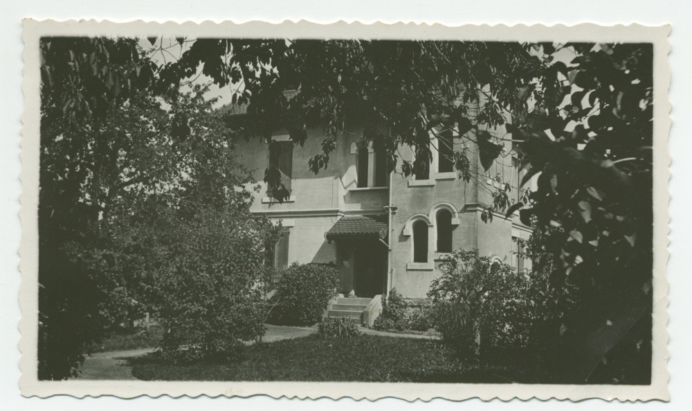 Photographie de la maison du jardinier (Dolézal) de Riond-Bosson – extraite d'un album de la famille Obuchowicz