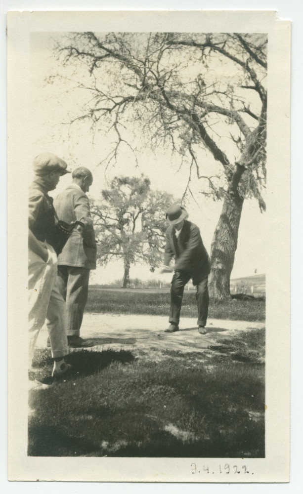 Photographie de Paderewski pratiquant le golf en Californie, le 9 avril 1922