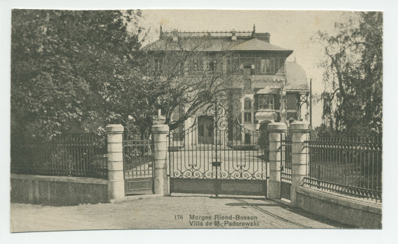 Carte postale avec légende représentant la grille nord et l'entrée postale de la «villa de M. Paderewski» à Riond-Bosson – éditée par E. Staub à Morges