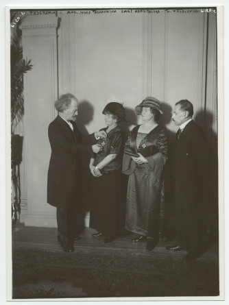 Reportage photographique réalisé à Milwaukee (Wisconsin) en 1923 lors de la remise de décorations à des Polonais d'Amérique (civiles et militaires) qui se sont distingués durant la Grande Guerre