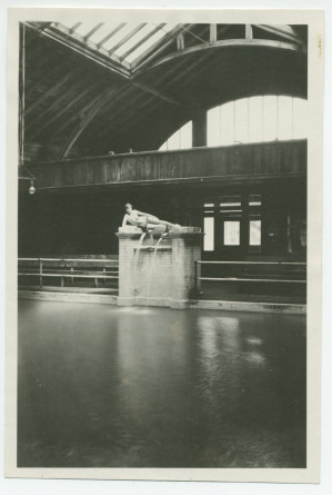 Photographie des bains de l'hôtel «El Paso» à Paso Robles, en Californie, en 1921