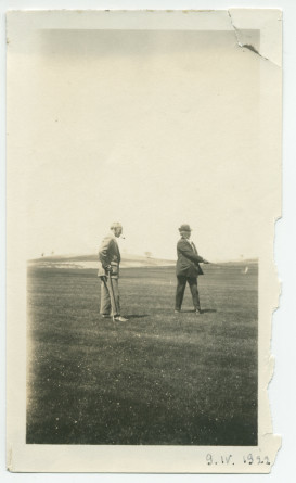 Photographie de Paderewski pratiquant le golf en Californie, le 9 avril 1922