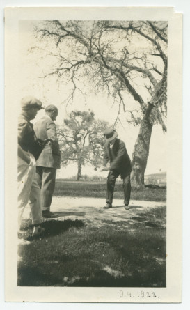 Photographie de Paderewski pratiquant le golf en Californie, le 9 avril 1922