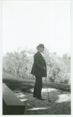 Photographie de Paderewski sur les terres du «Rancho San Ignacio» à Paso Robles, en Californie, en 1927