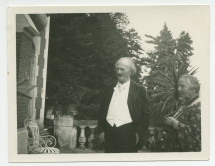 Photographie d'Ignace Paderewski avec sa sœur Antonina Wilkonska (de profil) sur la terrasse de Riond-Bosson – extraite d'un album de la famille Obuchowicz