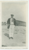 Photographie de Waclaw Gorski sur la plage de Pismo Beach, en Californie, le 24 juillet 1921