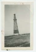 Photographie de la tour de prospection pétrolière du domaine de Santa Maria de Paderewski, à Paso Robles, en Californie, en septembre 1921